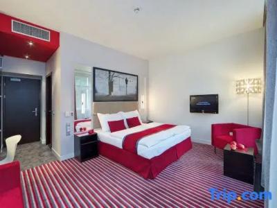 Red & Blue Design - 79
