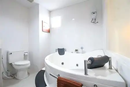 Convenient Grand (SHA Extra Plus) - 7