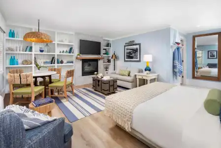 Sea Crest Beach Resort - 4