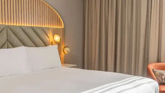 DoubleTree by Hilton Bristol North - 77