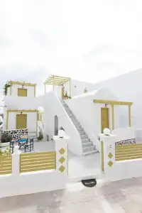 Sunny Days Fira Santorini - 8