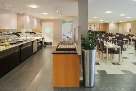 Holiday Inn Manchester West by IHG - 21