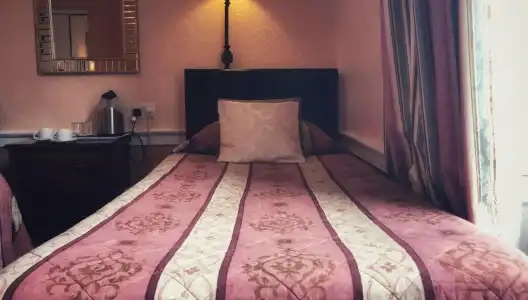 Averon Guest House - 28