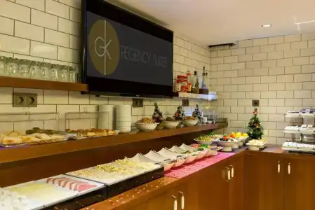 GK Regency Suites - 10