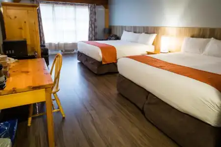 Glacier House Resort - 100