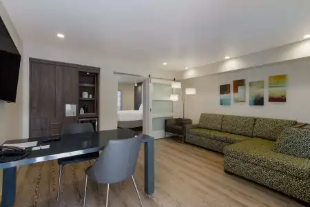 Baymont Inn & Suites by Wyndham Tempe University/Phoenix - 3