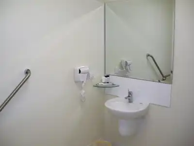 Cairns Queenslander & Apartments - 39