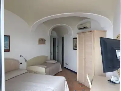 Bellevue Suite - 14