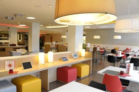 Ibis Barcelona Cornella - 21