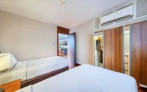 Bandara Silom Suites - 84