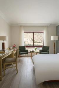 Mövenpick Resort Petra - 57