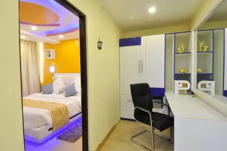 Royal Penguin Boutique & Spa - 5