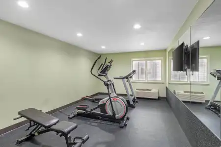 Quality Inn & Suites Plano East - Richardson - 18