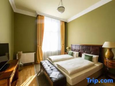 Louisa's Place - 162