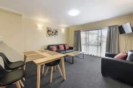 Fenton Court Motel - 38