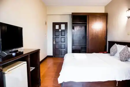 Phaya Inn - 2