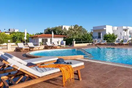W Suites by Estia - 40