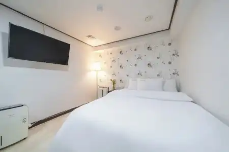 Kyoung Dong - 20