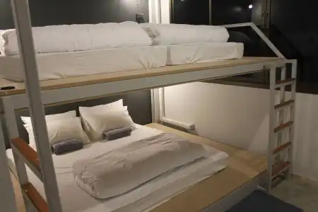Ekanek Hostel Bangkok - Adults Only - 1