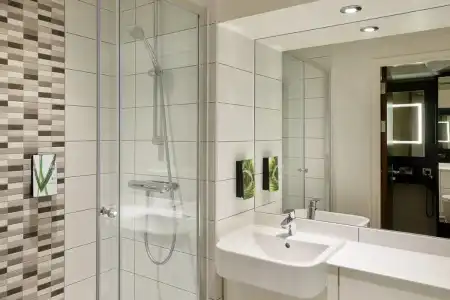 Premier Inn London Putney Bridge - 8