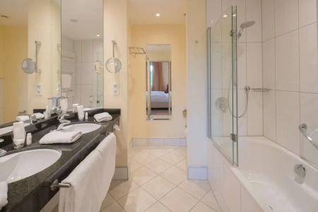 Best Western Premier Castanea Resort - 90