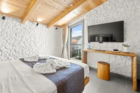 Emily's Luxury Suites - 72