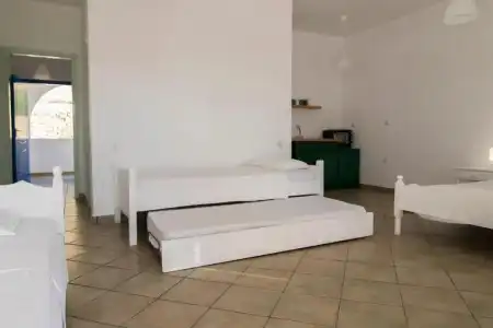 Armadoros / Ios Backpackers - 143