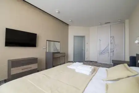 12th Floor Apartments - 77
