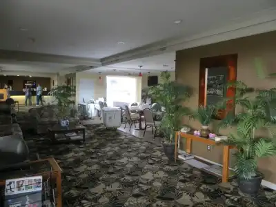 Homestyle Inn & Suites - 16
