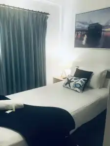 Ocean Breeze Motel - 34