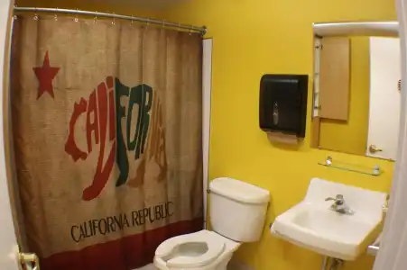 HI Sacramento Hostel - 23