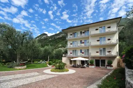 Garni Orchidea - 10