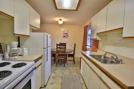 Bowmont Motel - 21