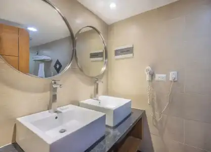 Weston Suites & - 55