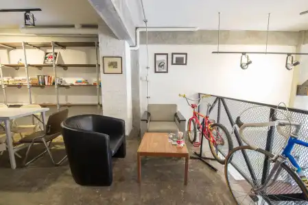 Box Hostel N Cafe - 19
