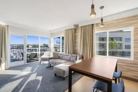 Residence Inn by Marriott Marina del Rey - 43