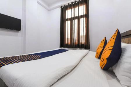 OYO Radhika Palace - 22