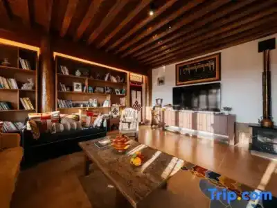 Arro Khampa by Zinc Journey Lijiang - 50