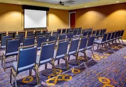 Courtyard by Marriott Atlanta Buckhead - 14
