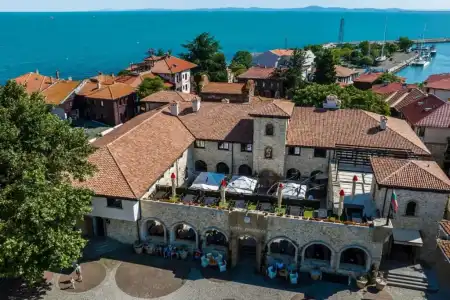 Castro Mesembria Boutique - 10