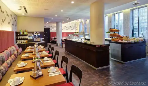 Premier Inn Berlin Alexanderplatz - 21