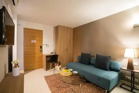 Beyond Suite - 100