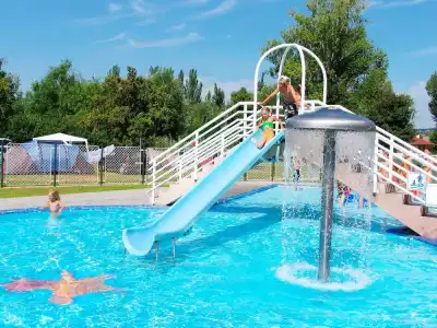 Happy Camp Mobile Homes in BalatonTourist Füred Camping & Bungalows - 0