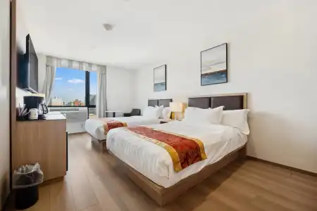 Ramada by Wyndham Flushing Queens - 5