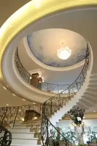 The Palace, Sunny Day - 18