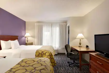 La Quinta Inn Springfield East - 2