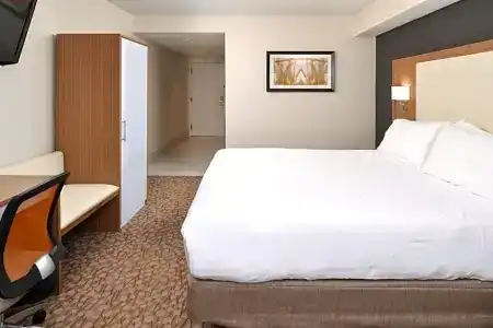 Holiday Inn Express & Suites Naples North - Bonita Springs by IHG - 45