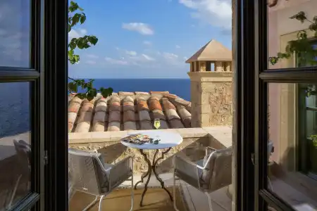 Moni Emvasis Luxury Suites - 6