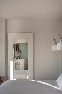 West East Suites - 59