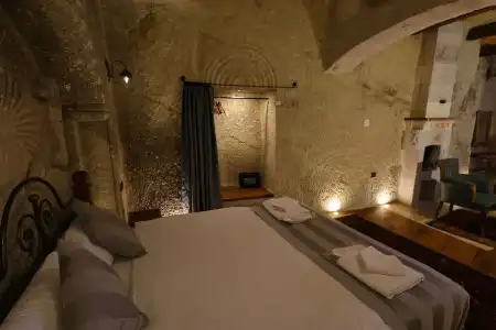 Sarnich Cave Suites - 57